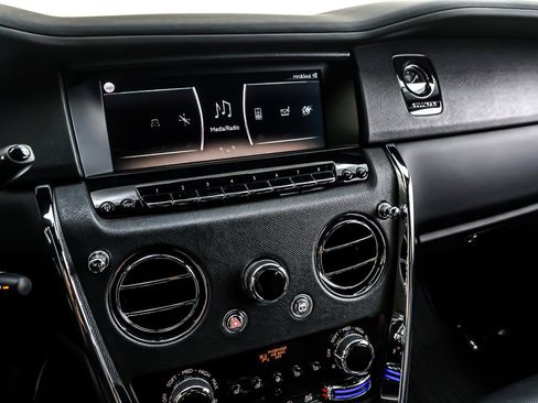 Used 2024 Rolls-Royce Cullinan image 20