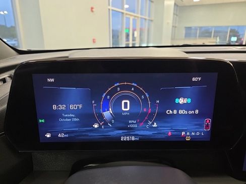 Used 2025 Chevrolet Traverse LT image 26