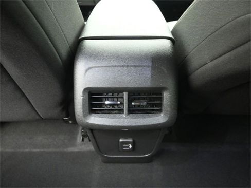 Used 2019 Chevrolet Equinox LT image 23