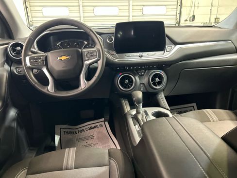 Used 2025 Chevrolet Blazer LT AWD/4WD image 4