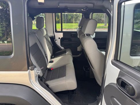 Used 2010 Jeep Wrangler Unlimited Sport image 15