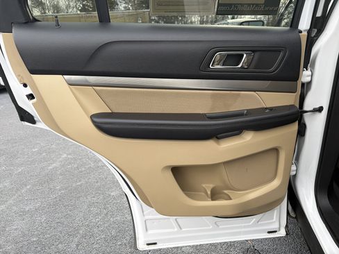 Used 2017 Ford Explorer Base 4D Sport Utility image 22