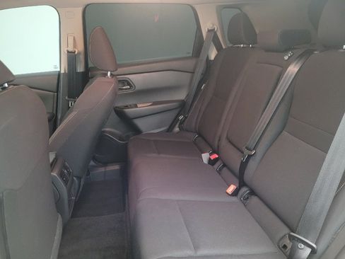 Used 2024 Nissan Rogue S image 18