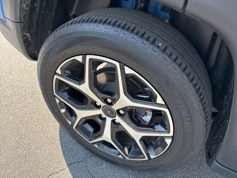 Used 2025 Jeep Compass Limited image 10