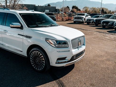 Used 2021 Lincoln Navigator Black Label w/ Cargo Convenience Package image 9