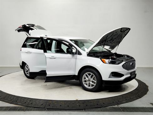 Used 2024 Ford Edge SEL image 11