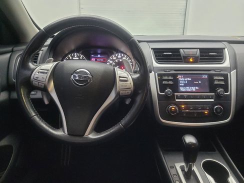 Used 2017 Nissan Altima 2.5 SR w/ Midnight Edition Package FWD image 22