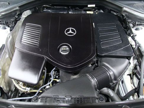 Certified 2025 Mercedes-Benz GLC 300 4MATIC image 32