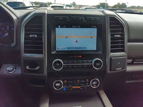Used 2018 Ford Expedition XLT w/ Equipment Group 202A RWD image 10