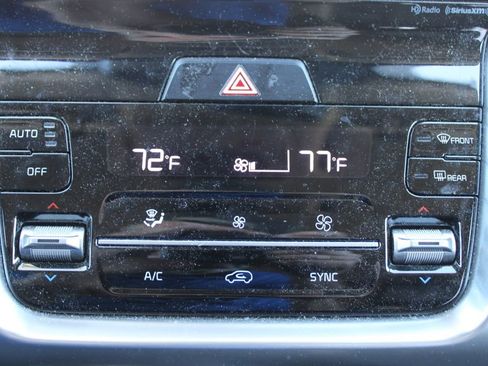 Certified 2023 Kia Sorento S image 41