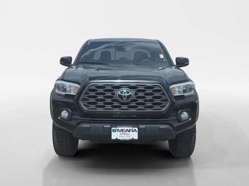 Used 2022 Toyota Tacoma TRD Off-Road w/ Technology Package AWD/4WD image 9
