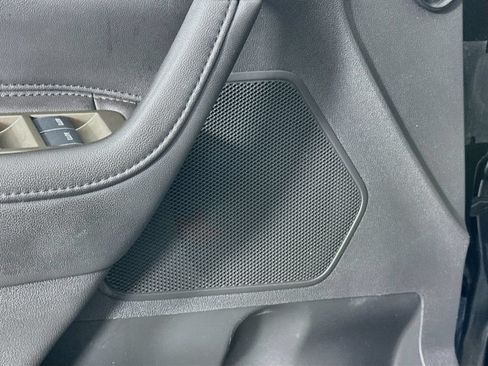 Used 2014 Lincoln MKX AWD w/ Equipment Group 102A image 25