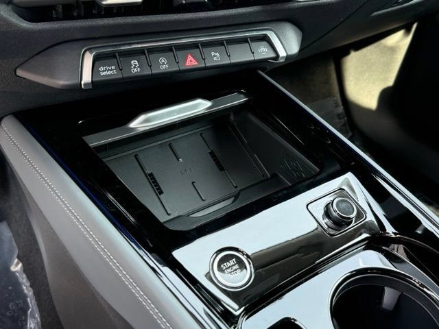 New 2026 Audi Q3 quattro 2.0T AWD/4WD image 13