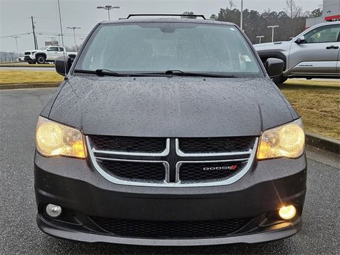 Used 2019 Dodge Grand Caravan SXT image 2