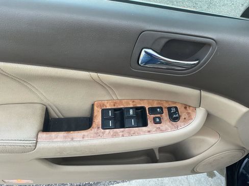 Used 2004 Honda Accord EX image 10