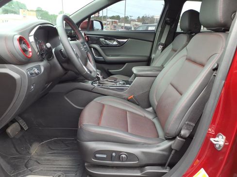 Used 2025 Chevrolet Blazer RS image 3