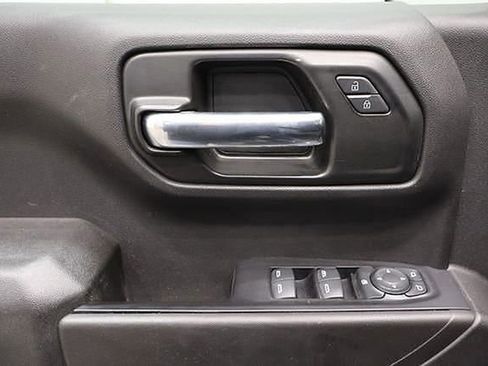 Used 2021 Chevrolet Silverado 1500 Custom Trail Boss AWD/4WD image 17