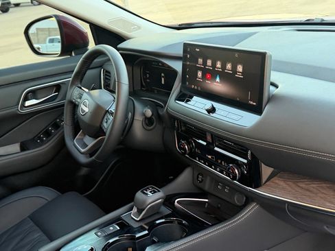 Certified 2026 Nissan Rogue Platinum AWD/4WD image 40