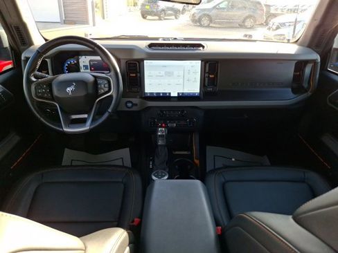 Used 2022 Ford Bronco Badlands image 12