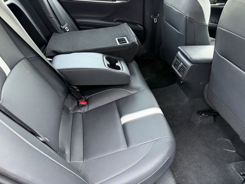 Used 2025 Toyota Camry SE FWD image 28