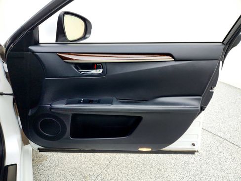 Used 2014 Lexus ES 350 w/ Luxury Package image 26