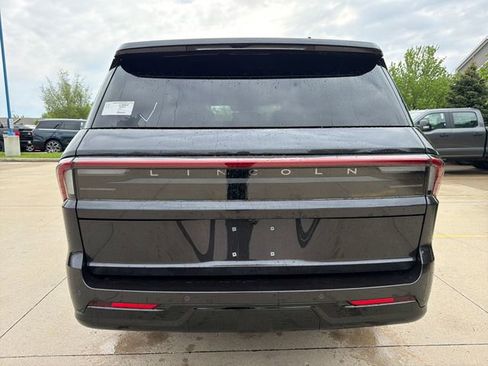New 2026 Lincoln Navigator Reserve AWD/4WD image 5