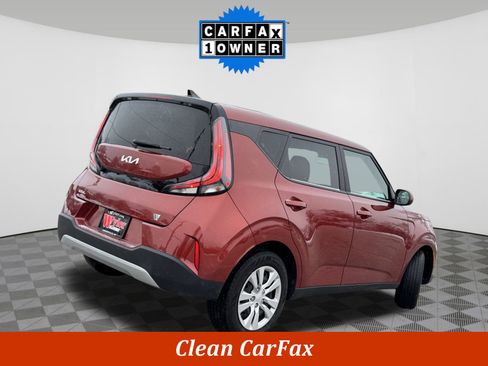 Used 2024 Kia Soul LX image 3