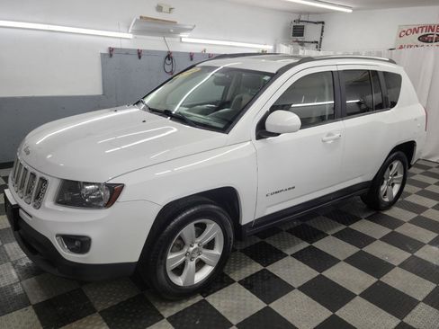 Used 2015 Jeep Compass High Altitude AWD/4WD image 2