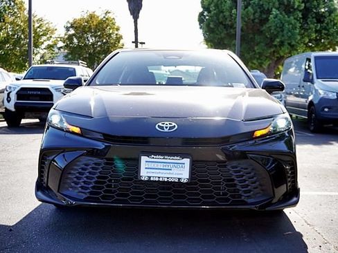 Used 2025 Toyota Camry SE FWD image 5