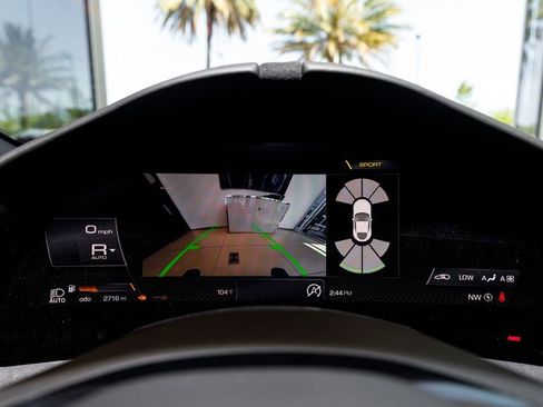 Used 2022 Ferrari Roma RWD image 33