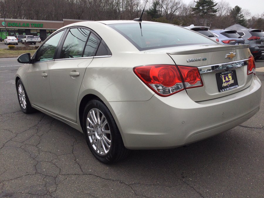 Used 2013 Chevrolet Cruze Eco w/ Enhanced Safety Package FWD image 10