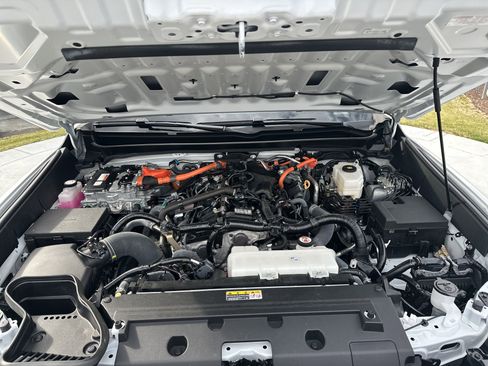 Certified 2024 Toyota Tacoma TRD Sport image 33