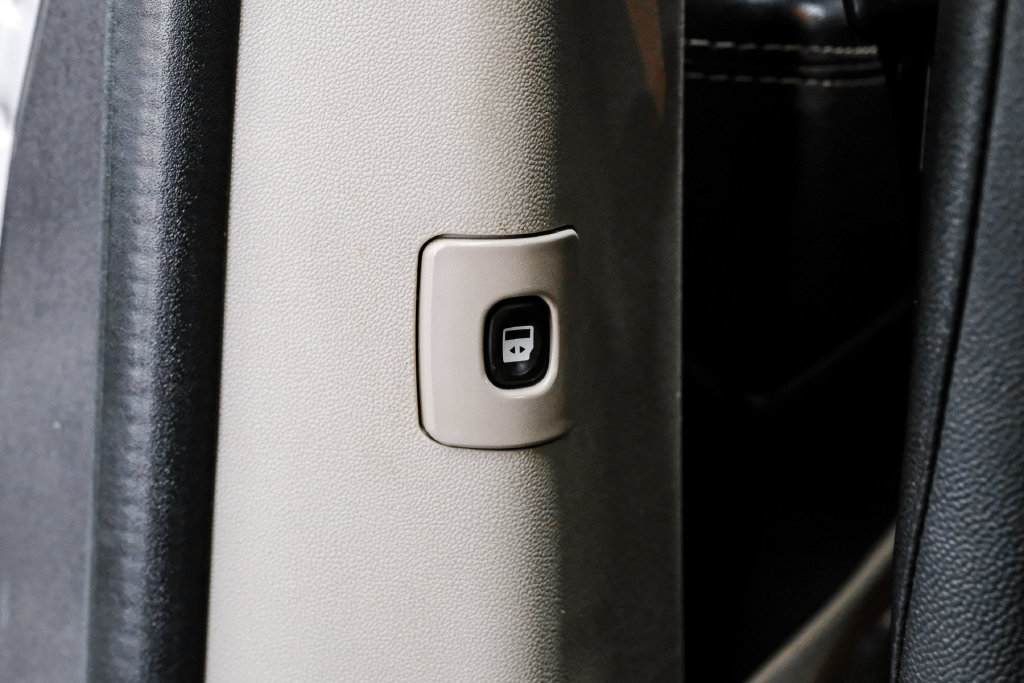 Used 2019 Dodge Grand Caravan SXT FWD image 41