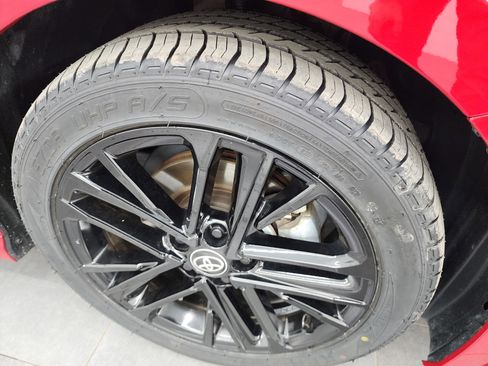 Used 2025 Toyota Camry SE image 3