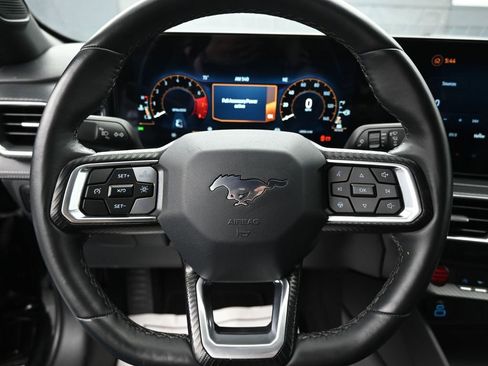 Used 2025 Ford Mustang Premium image 14