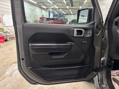 Used 2020 Jeep Gladiator Sport w/ Quick Order Package 24S image 7