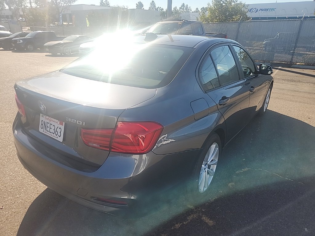 Used 2016 BMW 320i Sedan RWD image 13