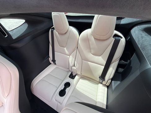 Used 2024 Tesla Model X image 12