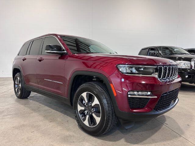Used 2023 Jeep Grand Cherokee 4WD 4xe image 3