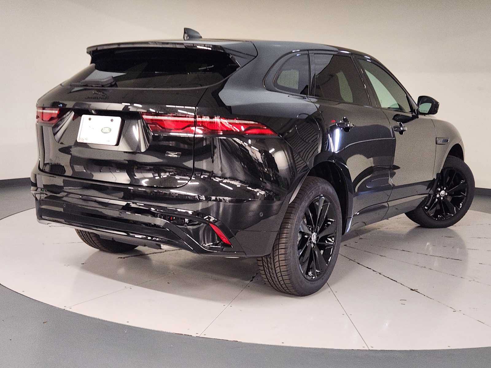 New 2026 Jaguar F-PACE R-Dynamic S AWD/4WD image 2
