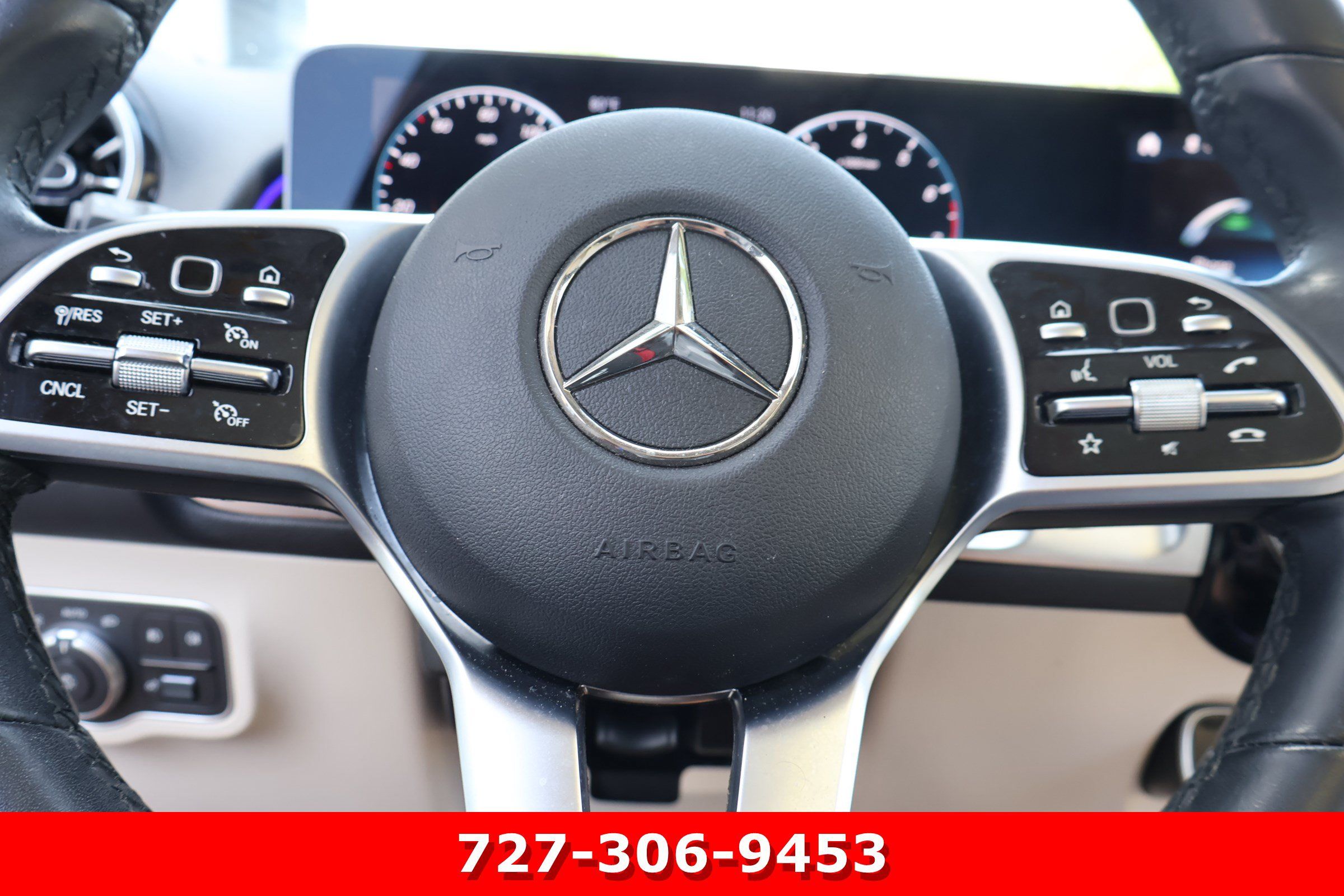 Used 2023 Mercedes-Benz GLB 250 4MATIC w/ Premium Package image 22