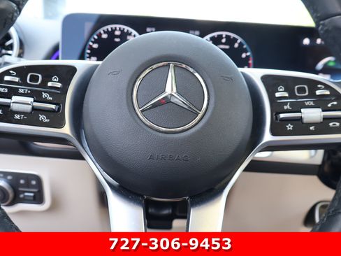 Used 2023 Mercedes-Benz GLB 250 4MATIC w/ Premium Package image 22