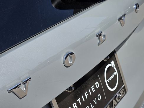 Certified 2025 Volvo XC90 B5 Ultra w/ Protection Package Premier image 37