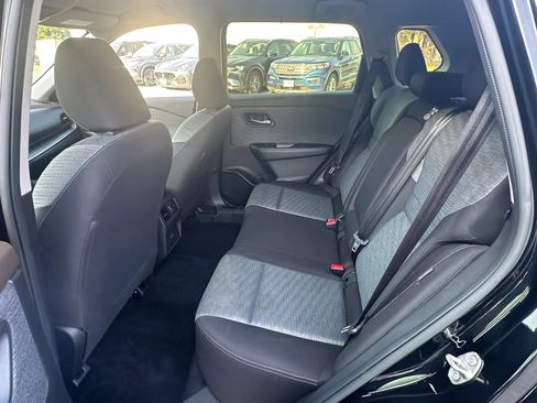 Used 2023 Nissan Rogue SV AWD/4WD image 17