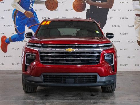 Used 2025 Chevrolet Traverse LT image 20