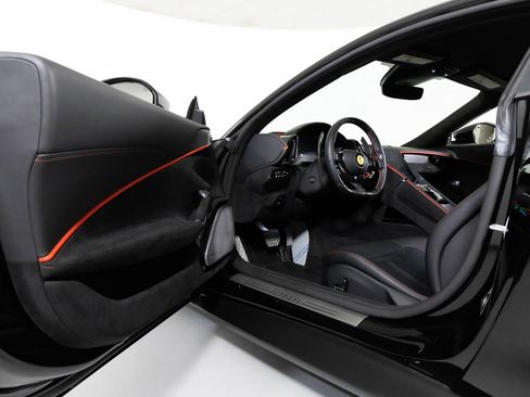 Used 2021 Ferrari Roma image 21