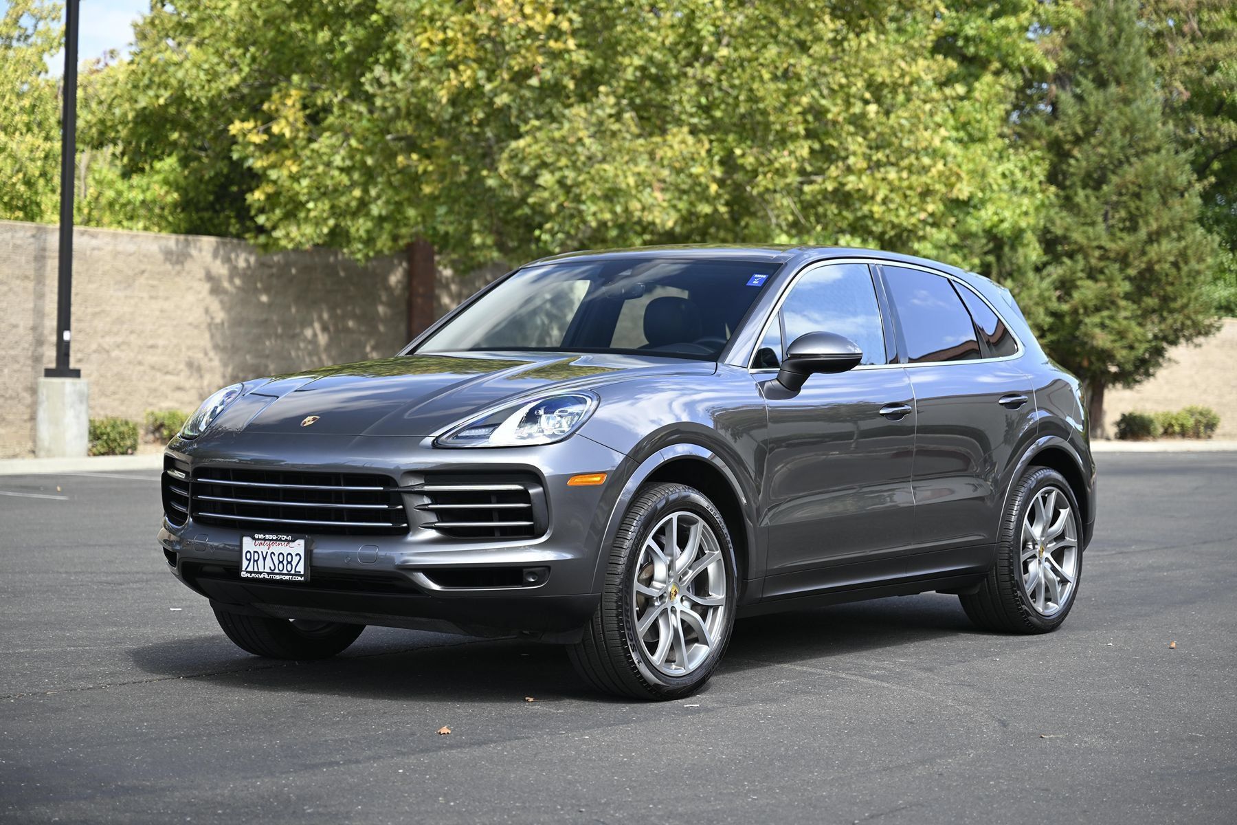 Used 2019 Porsche Cayenne AWD/4WD image 2
