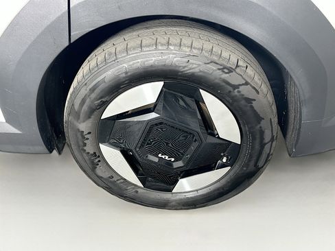 Used 2024 Kia EV9 Light Long Range image 11
