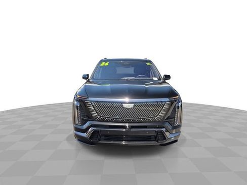 Used 2026 Cadillac Vistiq Platinum w/ LPO, Floor Liner Package AWD/4WD image 4
