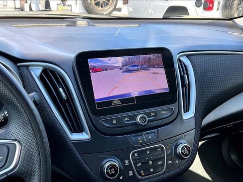 Used 2024 Chevrolet Malibu LT image 14